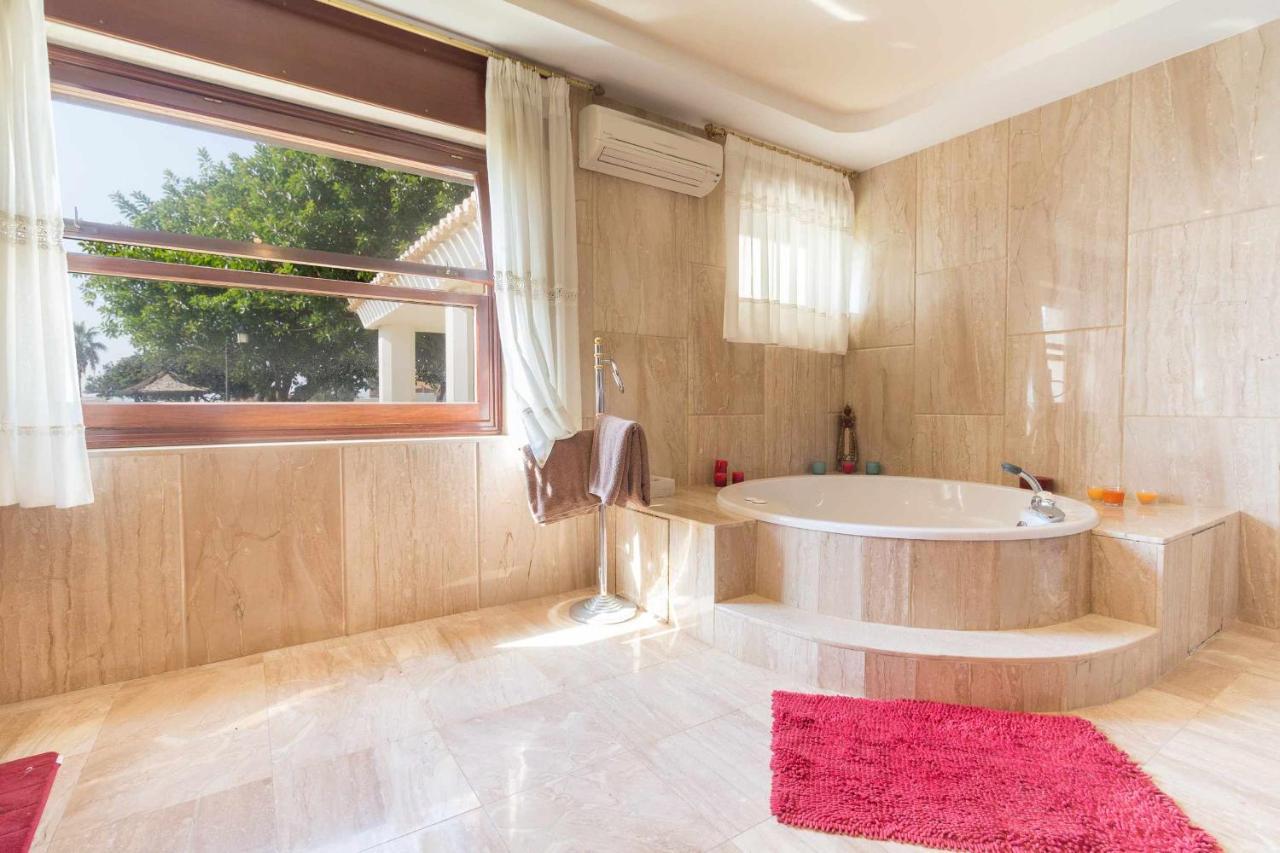 Castle Beach House Luxury Beachfront Villa Malaga Exterior photo