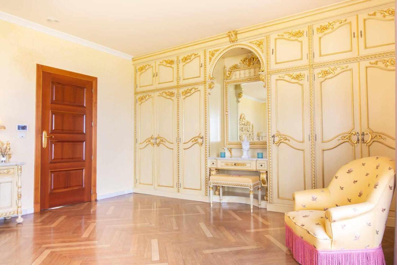 Castle Beach House Luxury Beachfront Villa Malaga Exterior photo