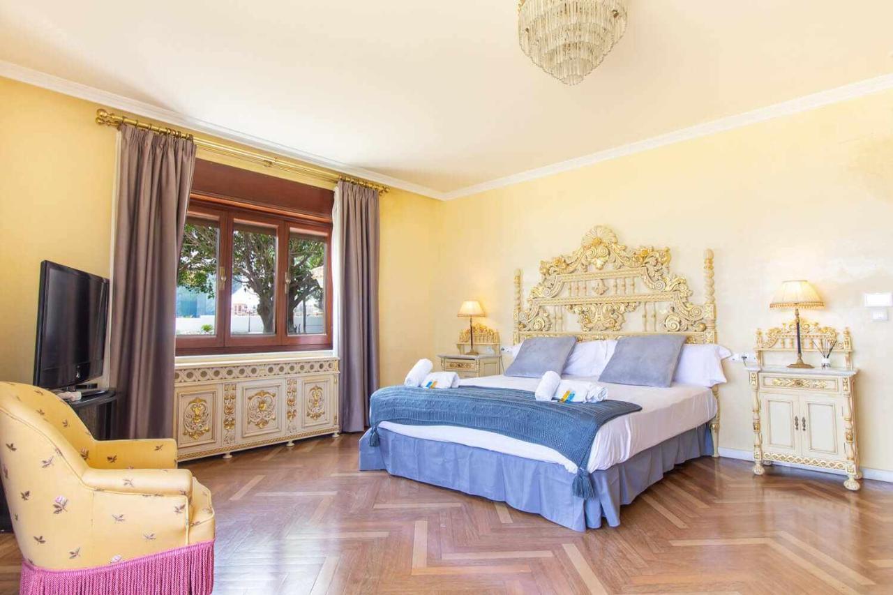 Castle Beach House Luxury Beachfront Villa Malaga Exterior photo