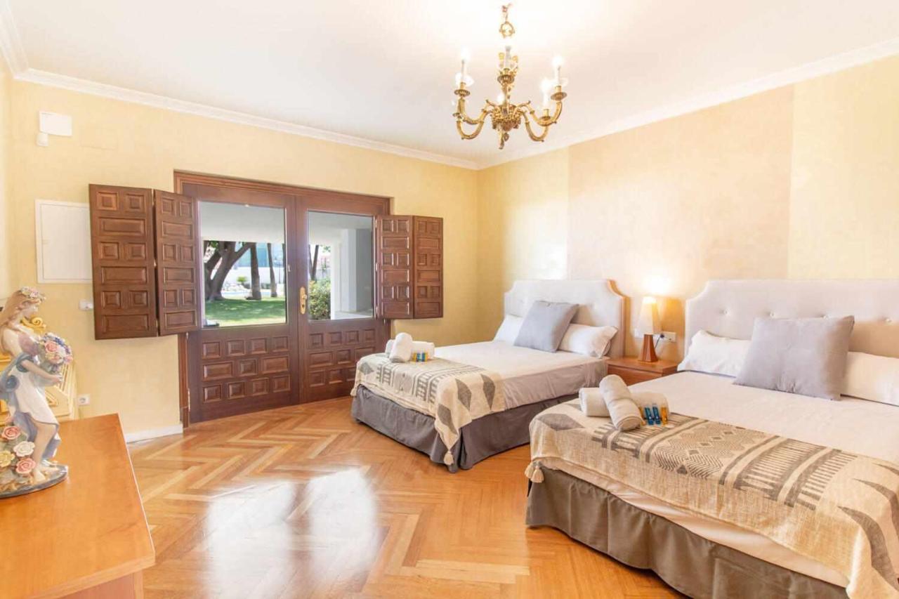 Castle Beach House Luxury Beachfront Villa Malaga Exterior photo