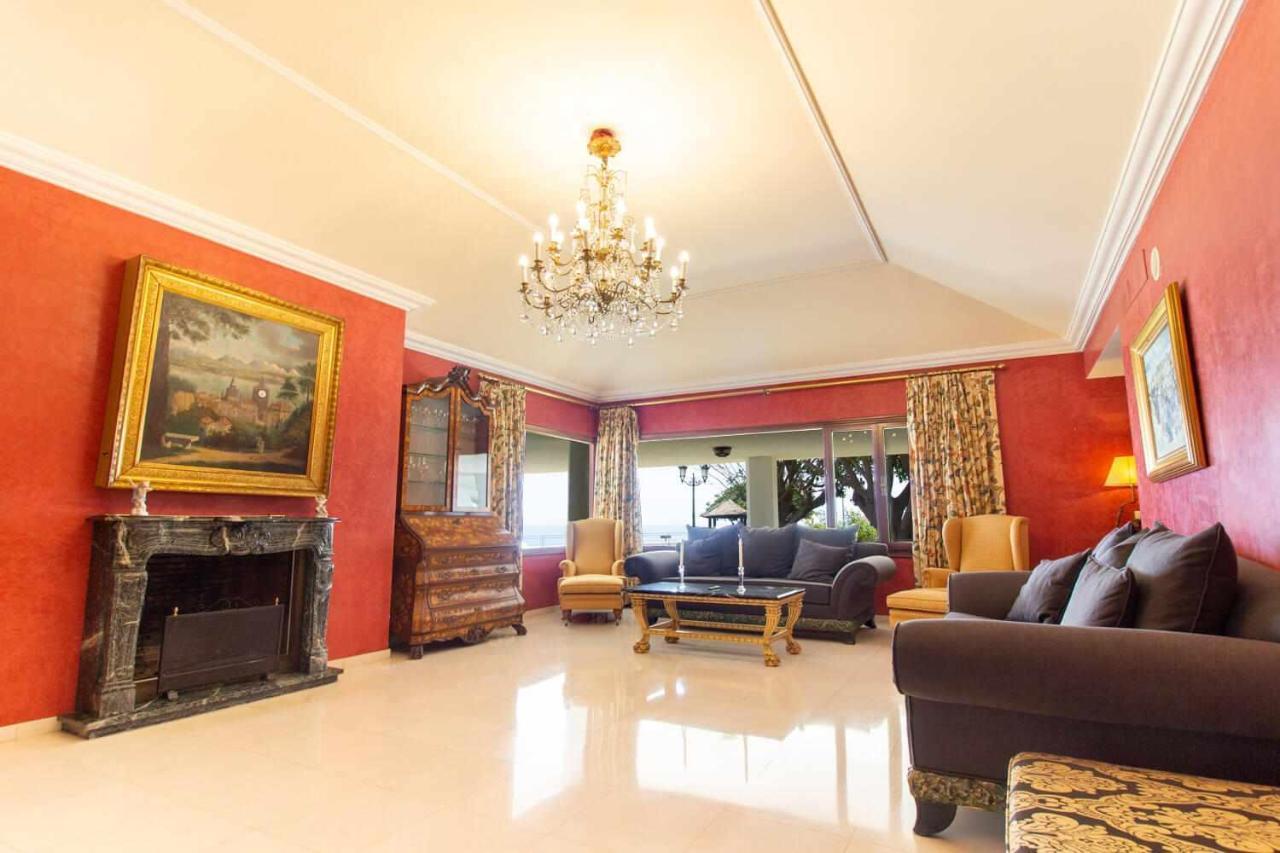 Castle Beach House Luxury Beachfront Villa Malaga Exterior photo